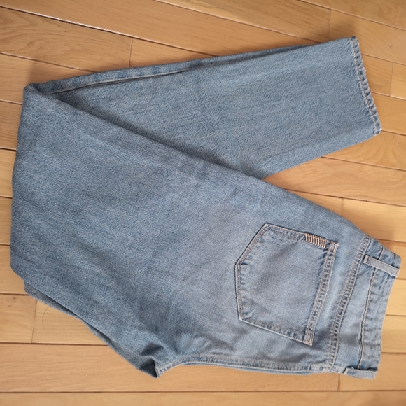 NWOT Paige Boyfriend Jeans Distressed Ripped - Picture 3 of 3